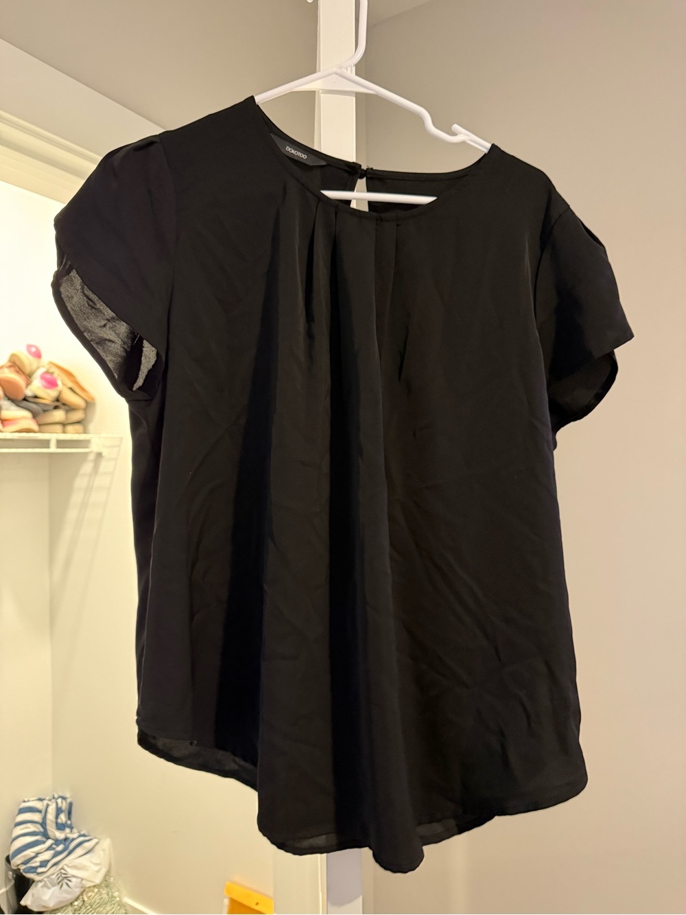 GAP Black Short-Sleeve Pleat-Front Blouse